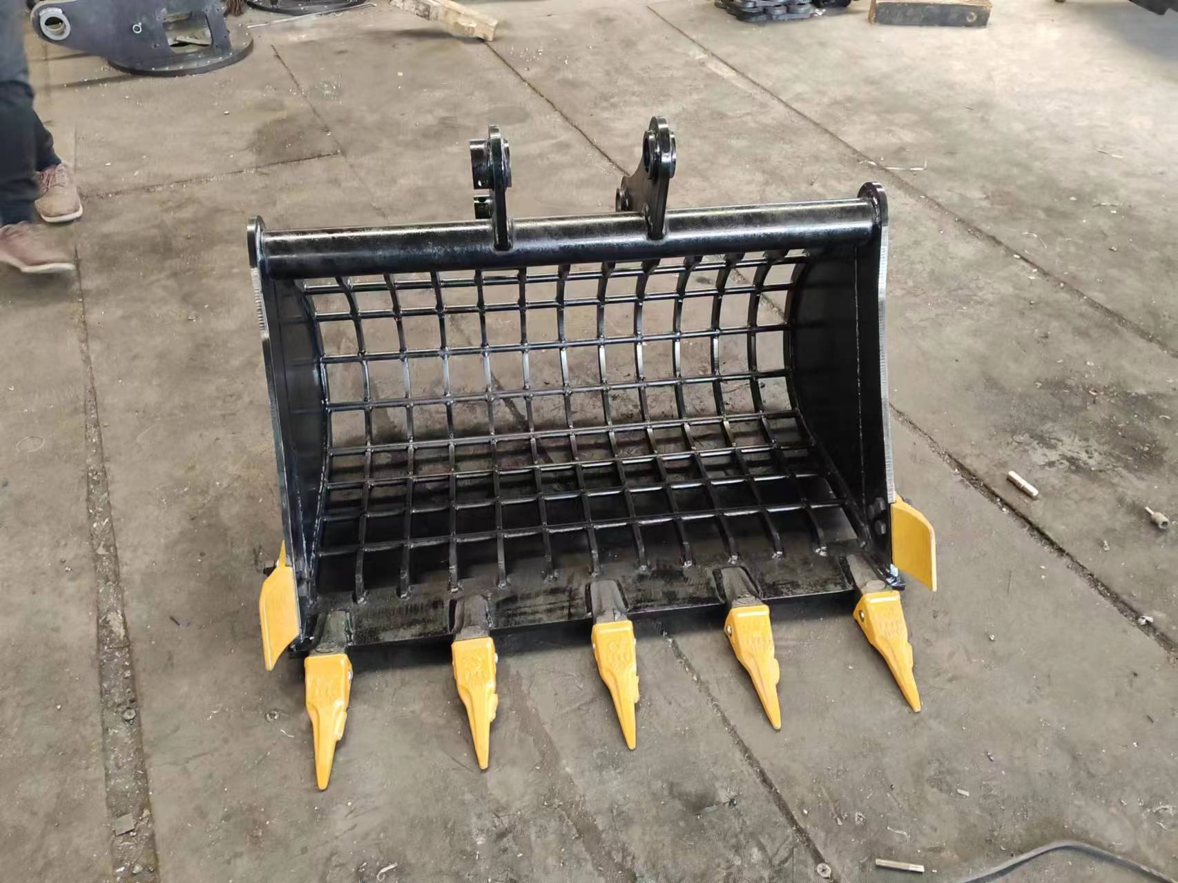 挖掘機(jī)篩斗供應(yīng)